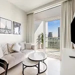 Beautiful Canal View 1-Bedroom Apartment In The Heart Of Business Bay