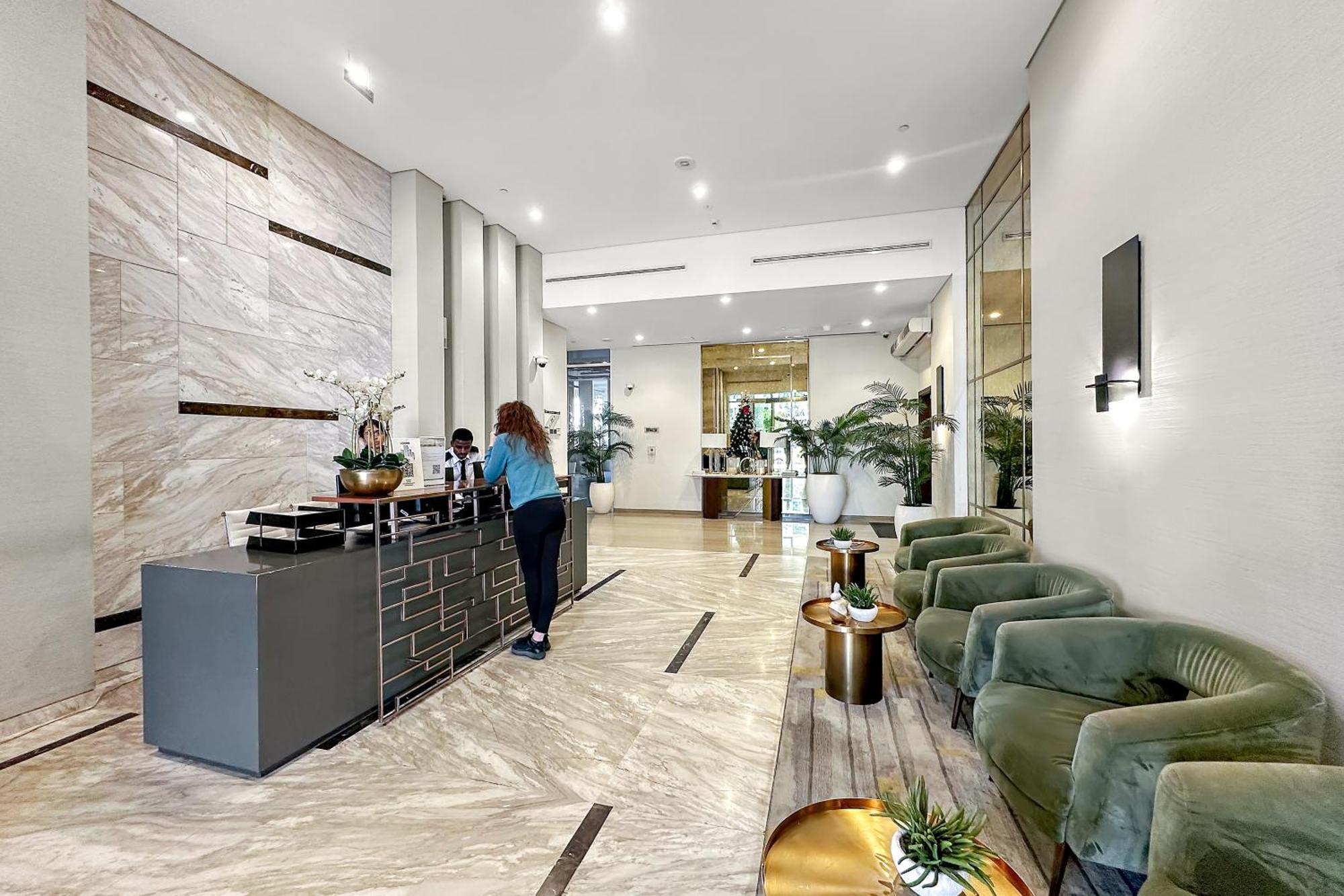 Beautiful Canal View 1-bedroom In The Heart Of Business Bay Apartment Dubai