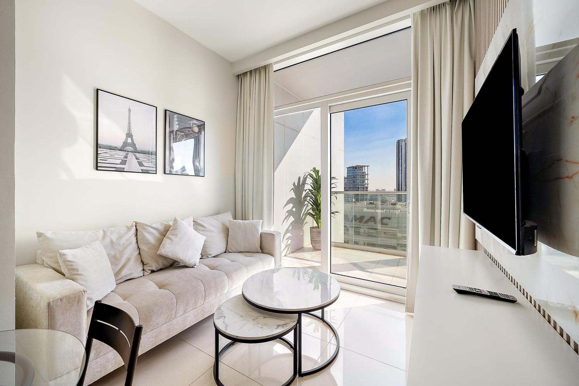Beautiful Canal View 1-bedroom In The Heart Of Business Bay Apartment Dubai