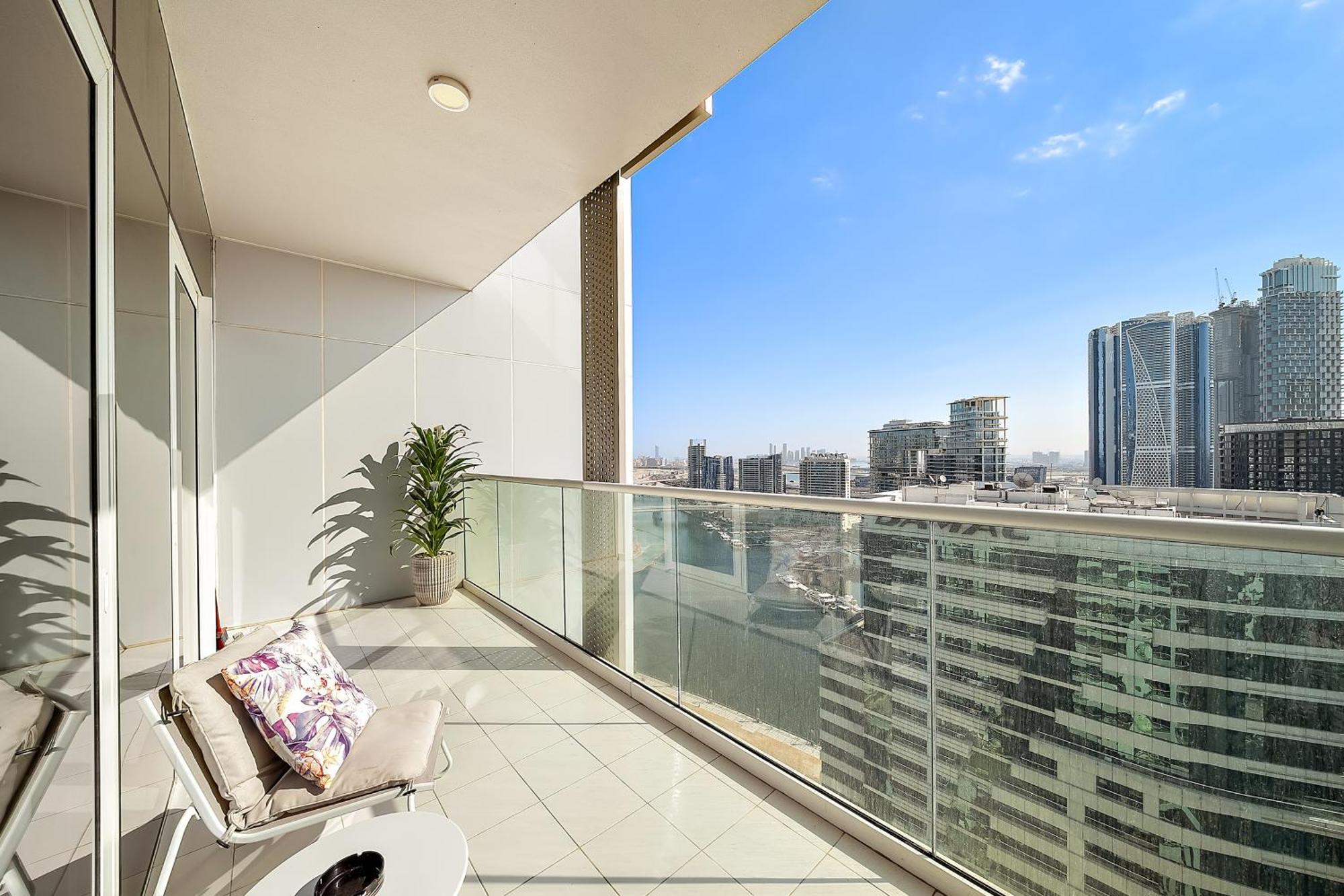 Apartment Beautiful Canal View 1-bedroom In The Heart Of Business Bay *